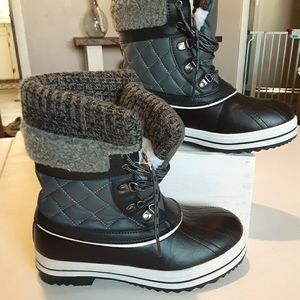 Snow boots